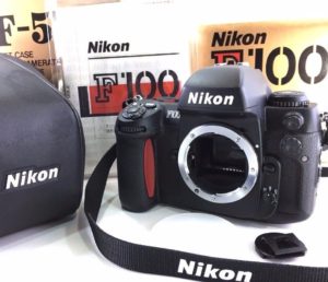 Nikon F100　一眼レフカメラ