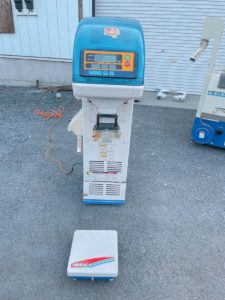 茂木にてイセキの自動選別計量機のLTA103を出張買取いたしました