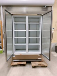 福島県いわき市鹿島にて出張買取した福島工業のリーチインショーケースのMRS-40GMTR5の写真