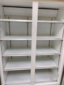 福島県いわき市鹿島にて出張買取した福島工業のリーチインショーケースのMRS-40GMTR5の庫内の写真