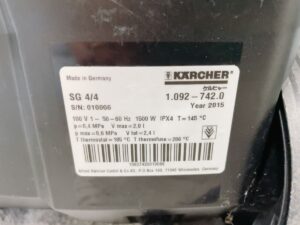 福島県いわき市小名浜にて出張買取したケルヒャーの業務用スチームクリーナーのProfessional SG4/4の製品情報が記載されたシールの写真