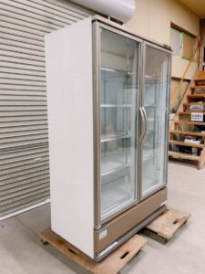 福島県いわき市鹿島にて出張買取した福島工業のリーチインショーケースのMRS-40GMTR5の側面の写真