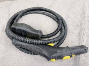 福島県いわき市小名浜にて出張買取したケルヒャーの業務用スチームクリーナーのProfessional SG4/4のノズルホースの写真