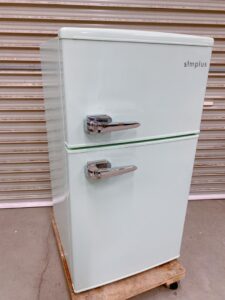 那珂市にてシンプラスのレトロ冷凍冷蔵庫SP-RT85L2-LGを出張買取いたしました。