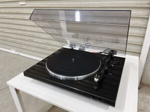 那珂市にてDENONのオーディオ機器のレコードプレーヤーのDP-300F EPを出張買取いたしました