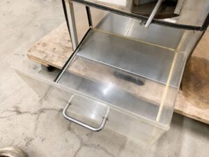 福島県いわき市泉町にて出張買取したエフ・エム食品機械の鰹節スライサーのFK-S001の引き出しの写真