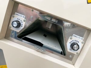 茨城県牛久市神谷にて出張買取した金子農機の色彩選別機のAK-M350の写真