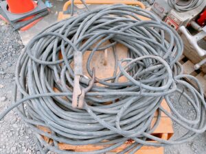 茨城県鉾田市玉田にて出張買取したコマツのエンジン溶接機のKW-150の写真