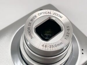 栃木県芳賀郡茂木町所草にて出張買取したNikonのデジタルカメラのCOOLPIX A100のレンズの写真