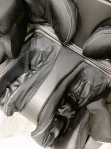 栃木県塩谷郡高根沢町石末にて出張買取したファミリーイナダのファミリーメディカルチェアのFMC-LPN30000のフットレストの写真