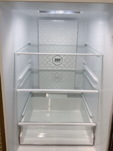 茨城県筑西市榎生にて出張買取したHaierのノンフロン冷凍冷蔵庫のJR-27Bの冷蔵室内の写真