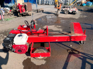 栃木県塩谷郡高根沢町下柏崎にて出張買取した丸久製作所の薪割り機のNCW450EAの写真