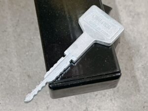 茨城県取手市取手にて出張買取したアムテックスのパチンコのCRAビッグシューターXの付属品の鍵の写真