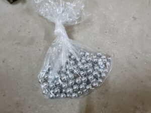 茨城県取手市取手にて出張買取したアムテックスのパチンコのCRAビッグシューターXの付属品の玉の写真