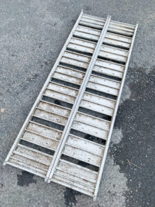 栃木県芳賀郡益子町益子にて出張買取したアルコックのアルミブリッジのNAS-0605M-30の写真