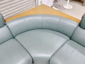 茨城県常陸大宮市宇留野にて出張買取したINTERLIVAXのコーナーソファー テーブルセットのソファの写真