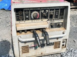 茨城県牛久市桂町にて出張買取したshindaiwaのエンジン発電機兼用溶接機のEGW180Mの写真