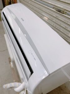 茨城県那珂市後台にて出張買取したIRIS OHYAMAのルームエアコンのIRA-2204Rの室内機の写真