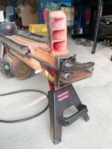 茨城県筑西市榎生にて出張買取した電動の薪割り機の写真