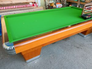 栃木県芳賀郡市貝町刈生田にて出張買取した淡路亭渡辺商店のビリヤード台の写真