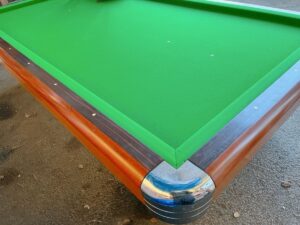 栃木県芳賀郡市貝町刈生田にて出張買取した淡路亭渡辺商店のビリヤード台の写真