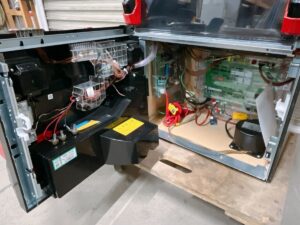 茨城県日立市小木津にて出張買取したパチスロ 実機の革命機 ヴァルヴレイヴの機械内部の写真