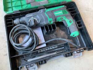 茨城県那珂郡東海村村松にてHiKOKIのロータリハンマドリルのDH 28PCY2を出張買取いたしました！