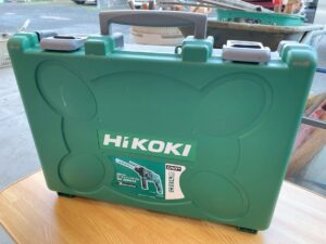 茨城県那珂郡東海村村松にて出張買取したHiKOKIのロータリハンマドリルのDH 28PCY2のケースの写真