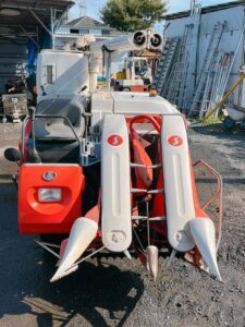 栃木県塩谷郡高根沢町柿木沢にて出張買取したkubotaのコンバインのR216Sの写真