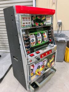 福島県いわき市小名浜にてエレクトロコインジャパンのパチスロ実機のサクセションの写真