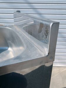茨城県水戸市見川にて出張買取した業務用のステンレス 一槽シンクのバックガードの写真