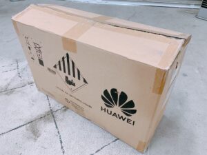 茨城県東茨城郡茨城町越安にて出張買取したHUAWEIの住宅用蓄電システムのLUNA2000-5-NHE0の箱の写真