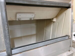 茨城県石岡市柴内にて出張買取したホシザキのキューブアイスメーカーのIM-230XL-1の庫内の写真